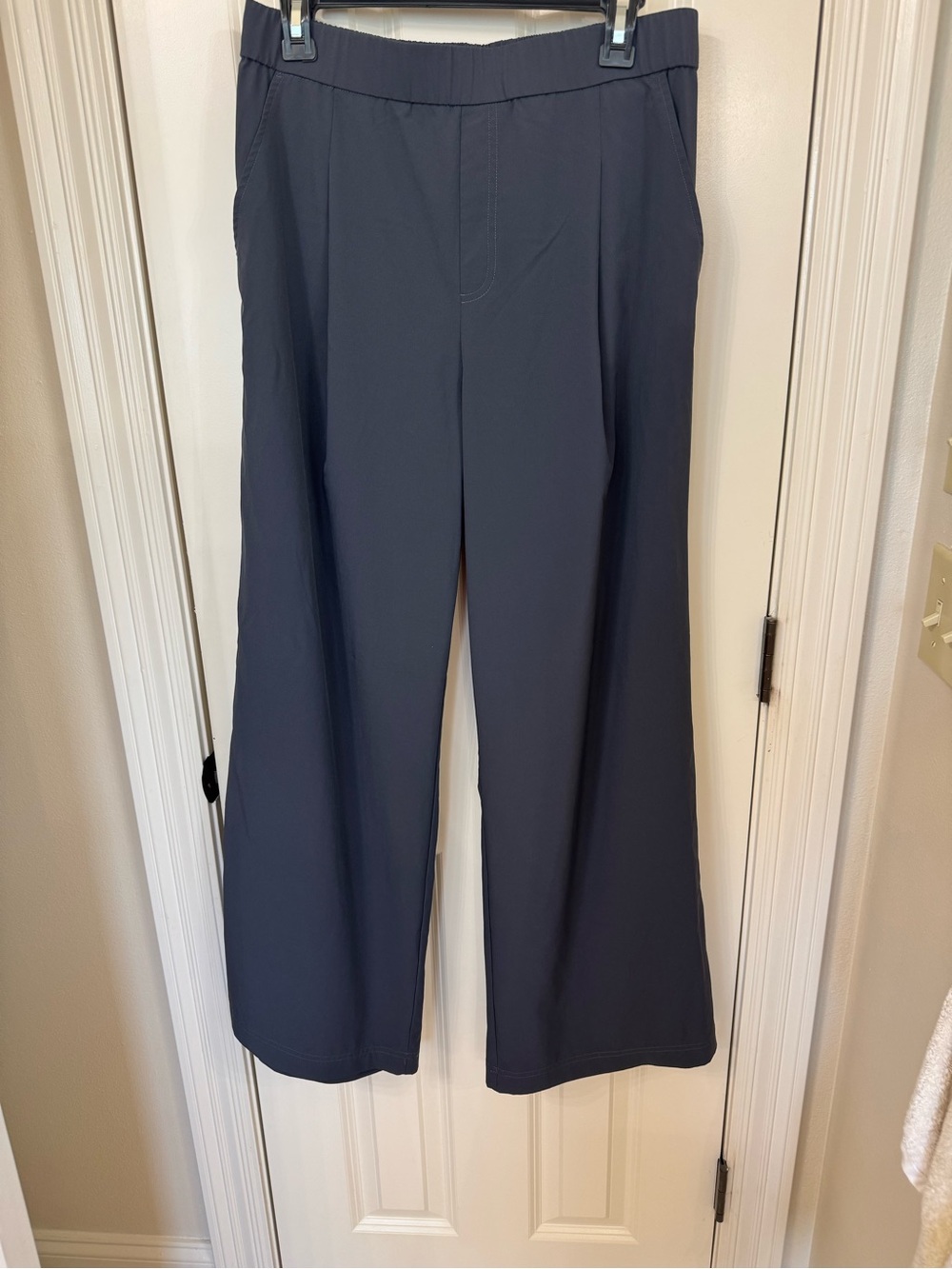 Lou & Grey Wide-Leg Pants in Charcoal Gray